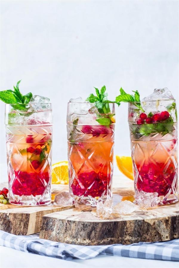 Red Currant, Orange & Mint Mojitos - Use Your Noodles