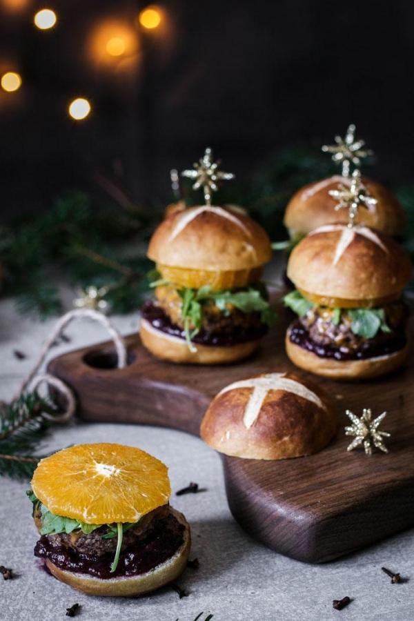 Mulled Wine Christmas Cheeseburger - Use Your Noodles